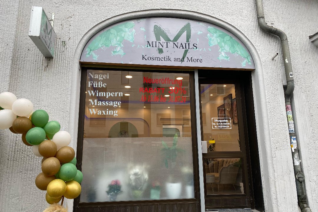 Eingang von Mint Nails in der Hermann-Hesse-Straße in Berlin